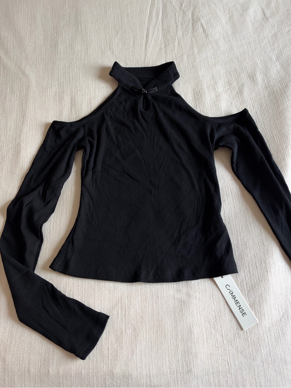 Black Cold-Shoulder Keyhole Ribbed Top - Picture 3 of 5
